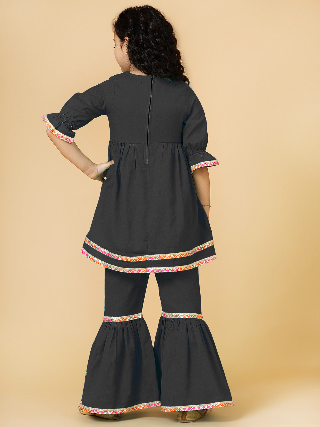 black linen sharara se-4
